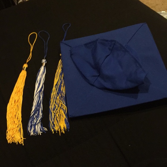 Jostens Graduation Cap and Gown - Picture 4 of 4
